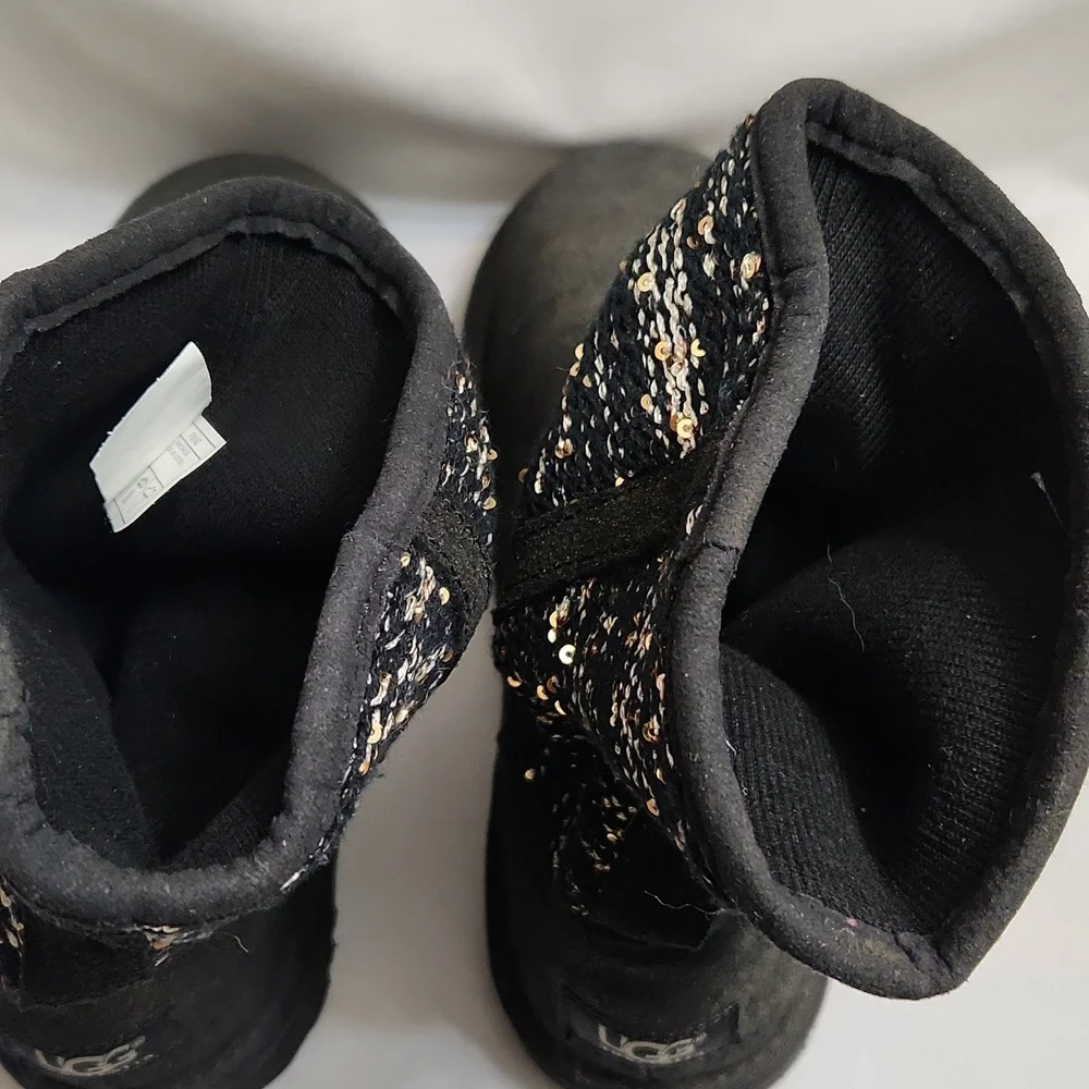 UGG Lyla Black and Gold Metallic Sequins Knit Sparkle boots (W Size 7)